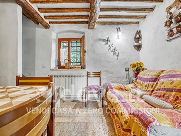 Casa trilocale in vendita in Via Vecchia Montanina delle Piastre, Pistoia