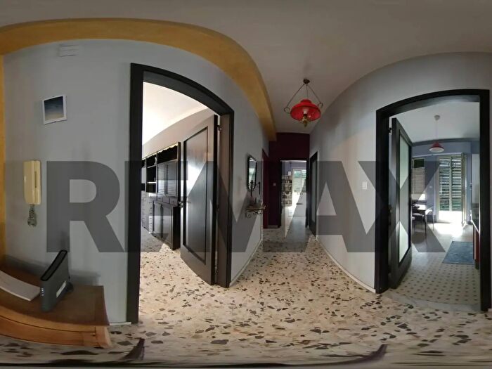 Appartamento con 7 locali in vendita in Via Cesare Beccaria, Catania