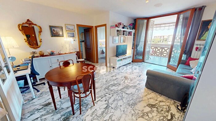 Appartamento trilocale in vendita in Via Carlo Fadda, Roma