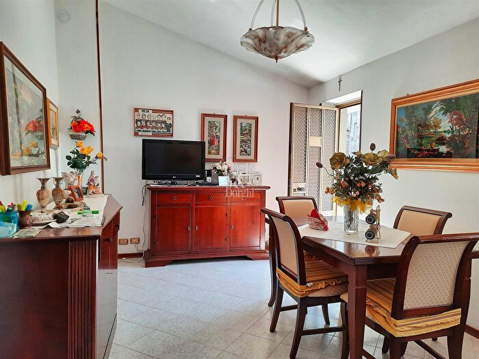 Casa con 15 locali in vendita in Frazione Costaiola, Romagnese