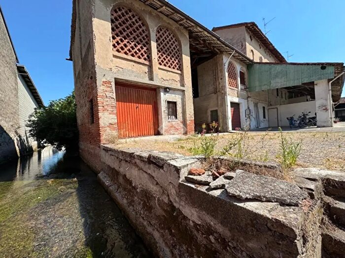 Casa con 5 locali in vendita in Via Maggiore, Capralba