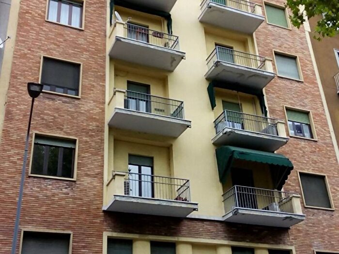 Appartamento trilocale in affitto in Viale Papiniano, Corso Genova, Milano