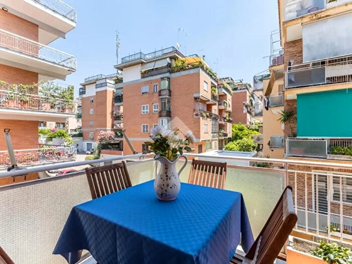 Appartamento trilocale in vendita in Viale dei Colli Portuensi, Roma
