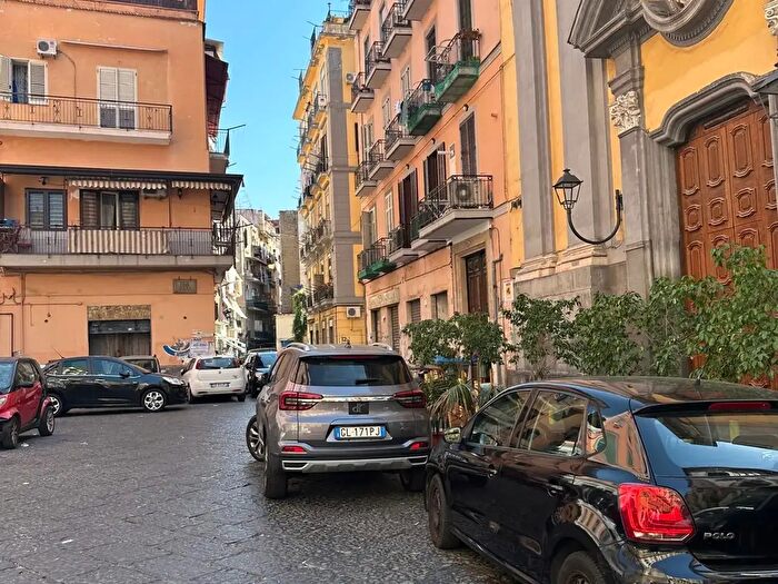 Appartamento trilocale in vendita in Via Antonietta De Pace, Napoli