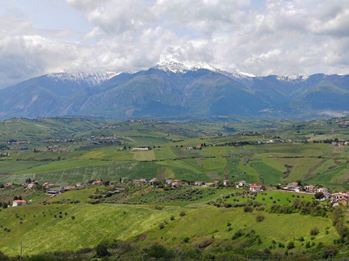 Casa con 6 locali in vendita in Via Frentana, Centro, Castel Frentano