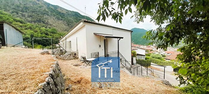 Appartamento trilocale in vendita in Via Cese Snc, SantElia Fiumerapido