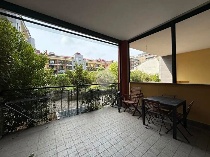 Appartamento quadrilocale in affitto in Via Anton Giulio Barrili, Milano
