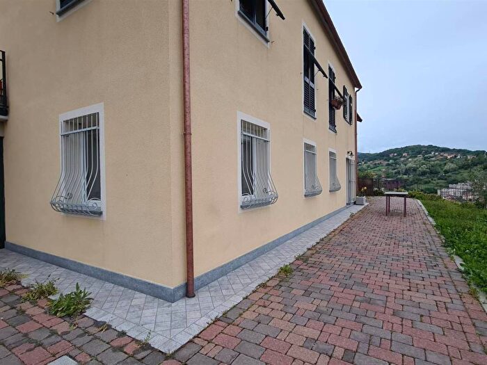 Appartamento con 6 locali in affitto in VIA CERANESI, Pontedecimo, Genova