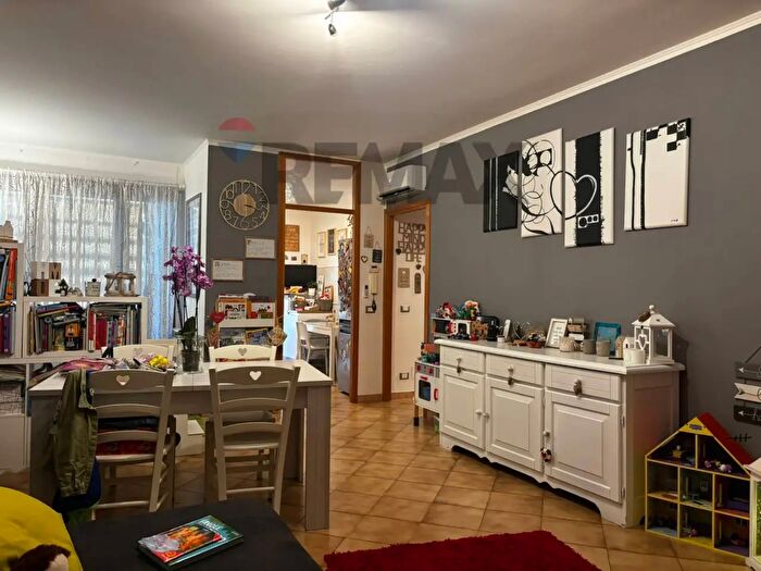 Appartamento trilocale in affitto in Viale Antonio Ciamarra, Roma