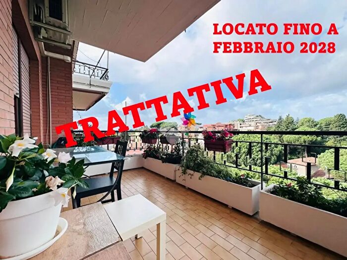 Appartamento trilocale in vendita in Via Cassia, Roma