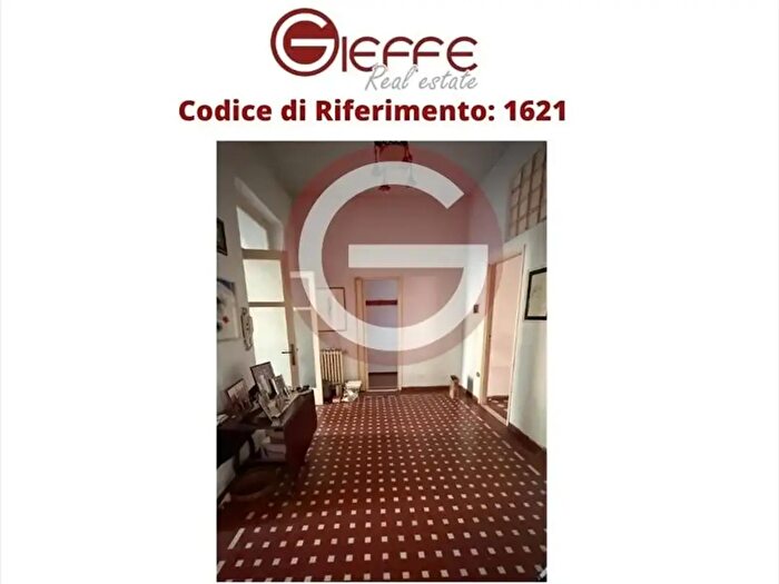 Casa con 10 locali in vendita in Taurianova