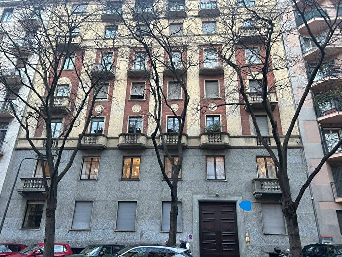 Appartamento bilocale in affitto in Morgagni, Milano