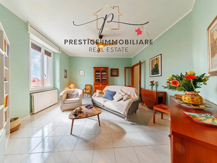 Appartamento con 5 locali in vendita in Livorno