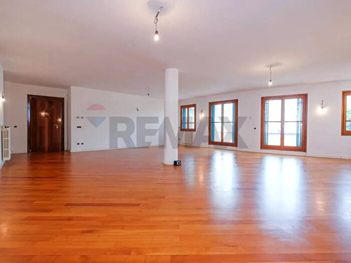 Appartamento trilocale in vendita in Bergamo