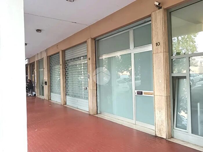 Appartamento con 6 locali in vendita in Piazzale Dante Alighieri, Ferrara