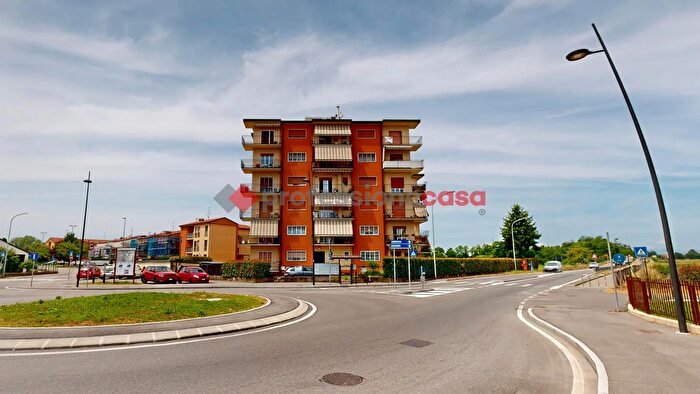 Appartamento trilocale in vendita in Via Brianza, Gessate