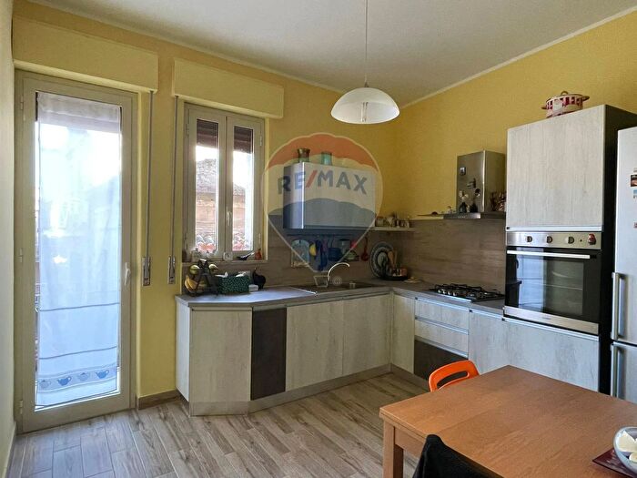 Appartamento trilocale in vendita in Via Vittorio Emanuele a, Francavilla Di Sicilia