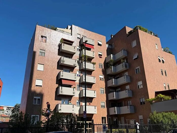 Appartamento trilocale in vendita in Via Ludovico Ariosto, Sesto San Giovanni