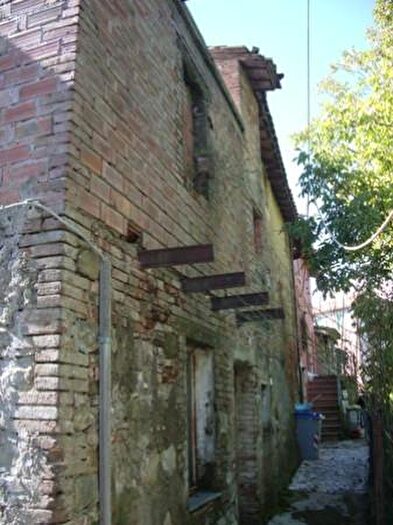 Casa con 5 locali in vendita in Svincolo Pontenuovo, Torgiano