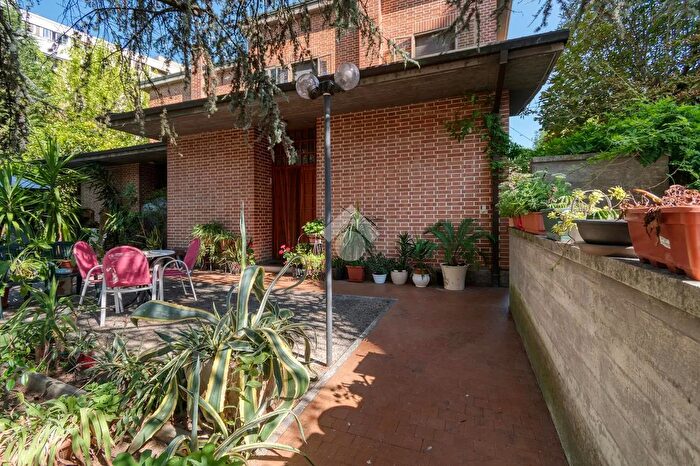 Casa con 5 locali in vendita in Via della Gabella, Bologna