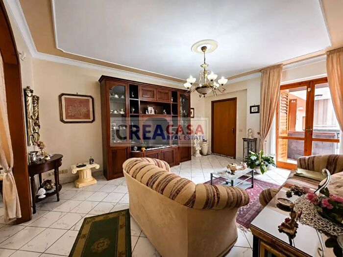 Appartamento con 5 locali in vendita in Via Calatabiano Pasteria, Calatabiano