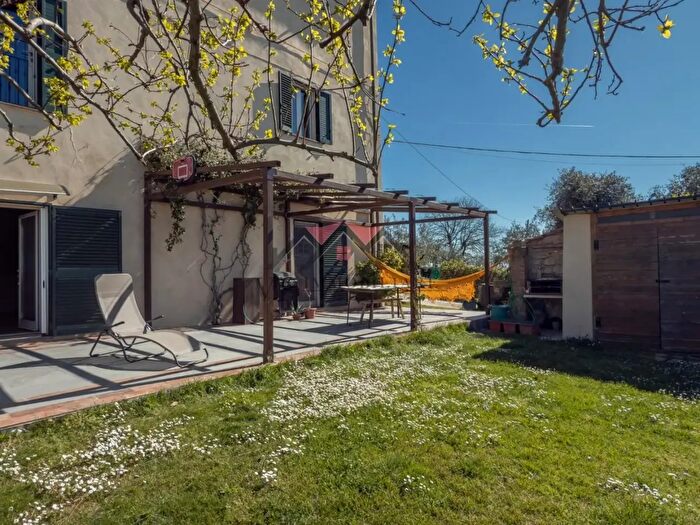 Appartamento con 5 locali in vendita in Volterra