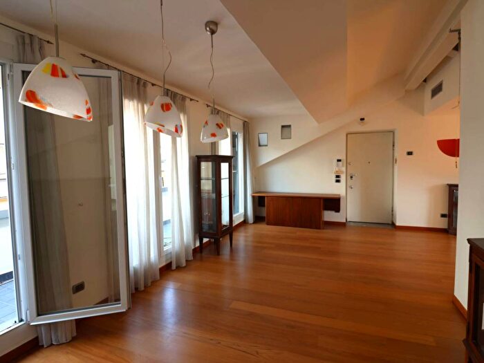 Appartamento con 5 locali in affitto in Corso Marzo, Porta Vittoria, Milano