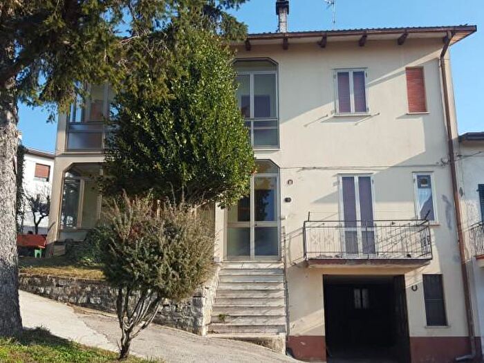 Casa con 6 locali in vendita in Pennabilli