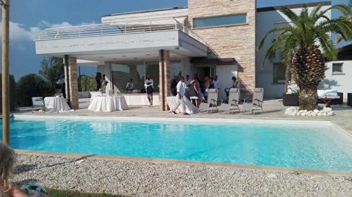 Casa con 6 locali in vendita in Cesenatico