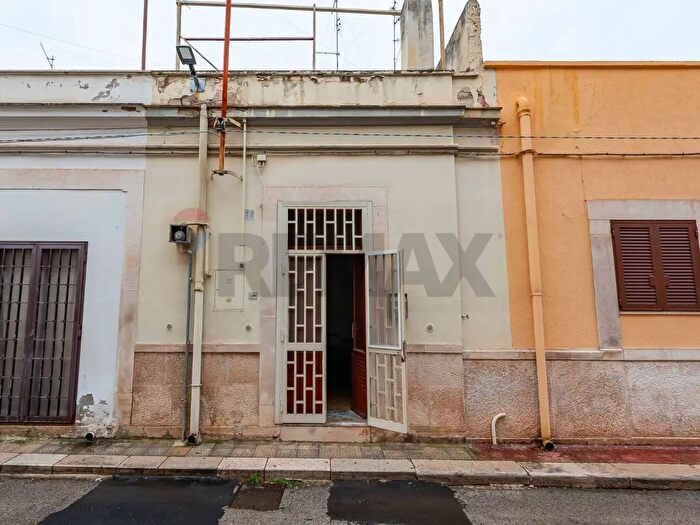 Casa bilocale in vendita in Via Ugo Foscolo, Modugno