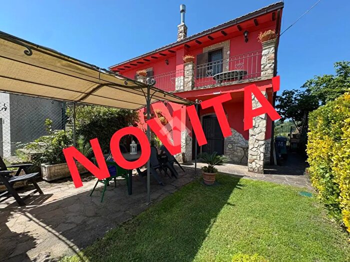 Casa trilocale in vendita in Strada di Collevia, Narni