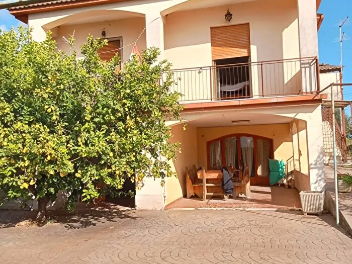Casa trilocale in vendita in Via Fratelli Bandiera, SantAngelo Romano