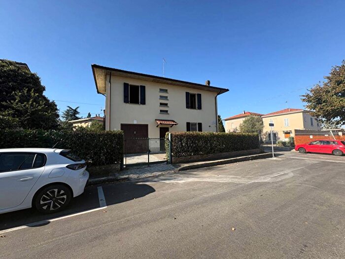 Casa quadrilocale in vendita in Via Vittorio Veneto, Centro, Collecchio
