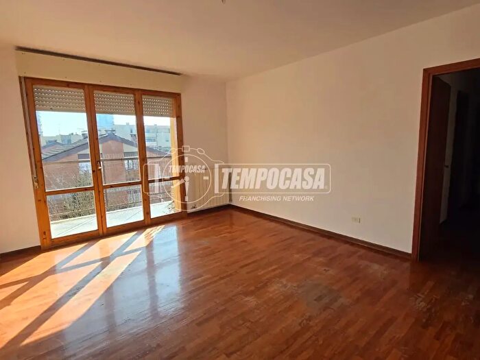 Appartamento con 5 locali in vendita in Calderara Di Reno