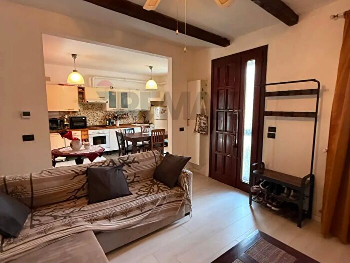 Casa con 5 locali in vendita in Montegrotto Terme