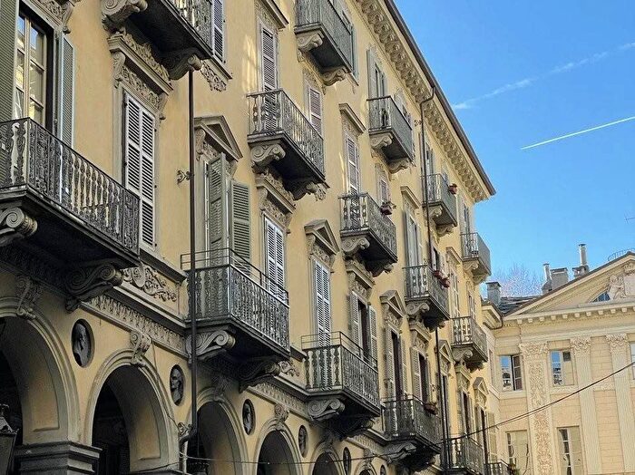 Appartamento con 5 locali in affitto in Via Roma, Torino