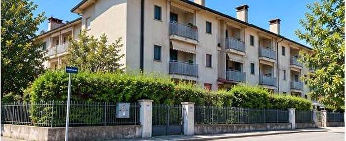 Appartamento quadrilocale in affitto in Via Giacomo Leopardi, Centro, Casalserugo