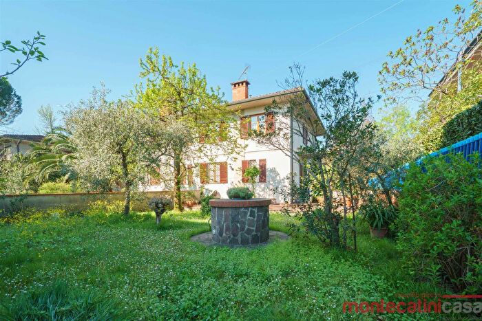 Casa con 7 locali in vendita in Buggiano
