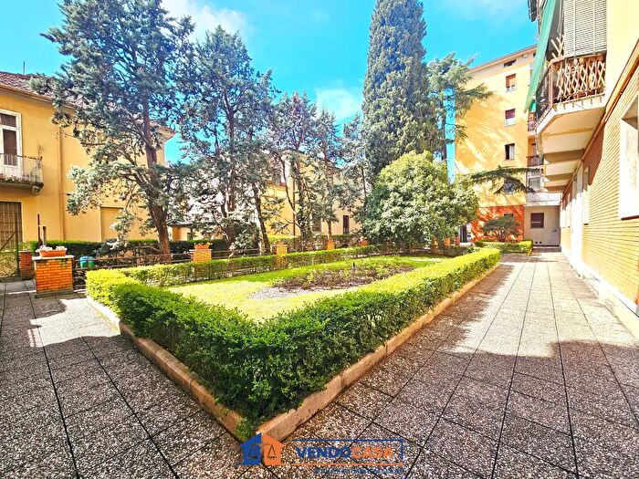 Appartamento con 5 locali in vendita in Via G Camozzi, Brescia