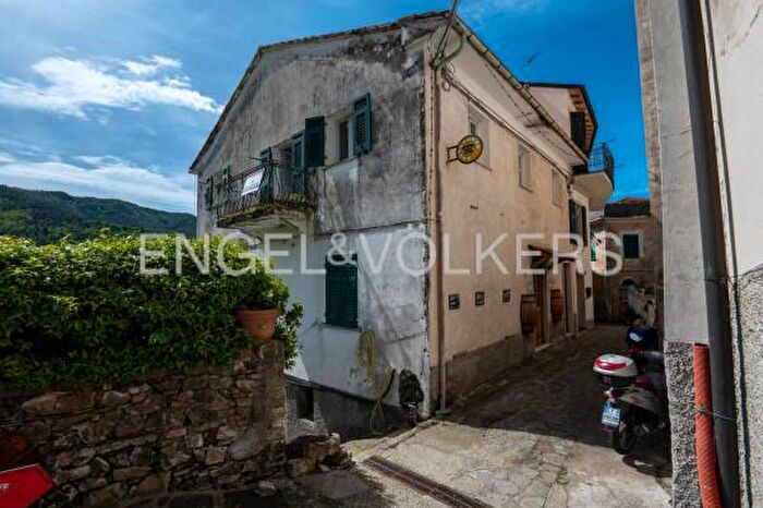 Casa con 6 locali in vendita in Frazione San Saturnino, Moneglia