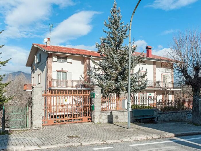 Appartamento con 5 locali in vendita in Via Torino di Sangro, Castel Del Giudice