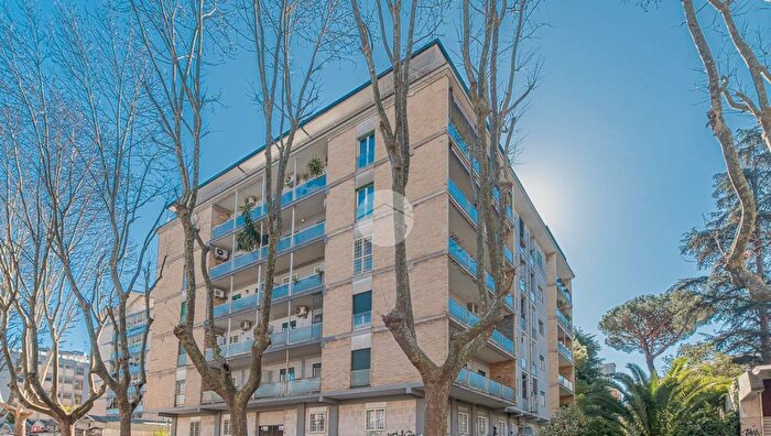 Appartamento quadrilocale in vendita in Viale dellAeronautica, Roma