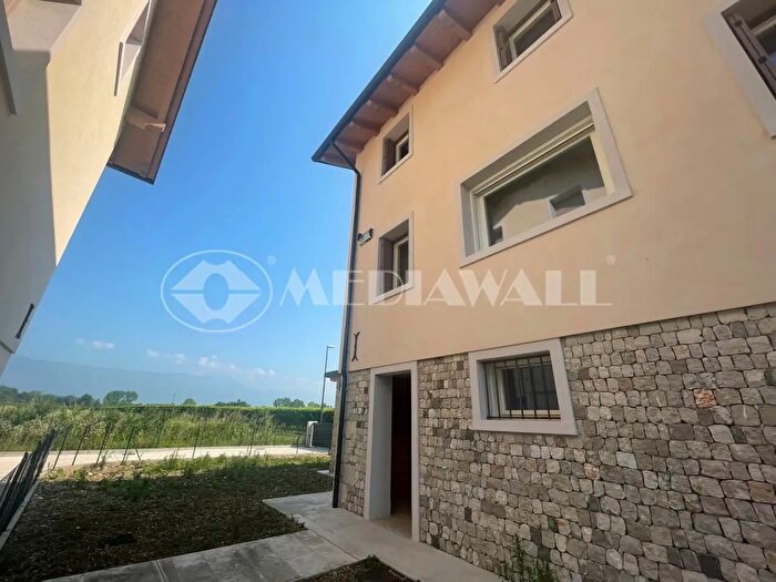 Casa con 7 locali in vendita in Via Cavolano, Sacile