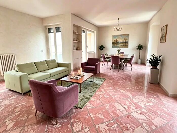 Appartamento con 5 locali in vendita in Alvatore Grande, Lecce