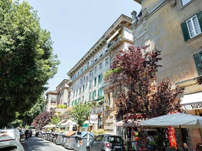 Appartamento con 5 locali in vendita in Via Sabotino, Roma