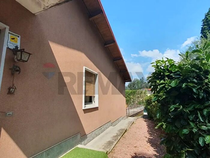 Casa quadrilocale in vendita in Induno Olona