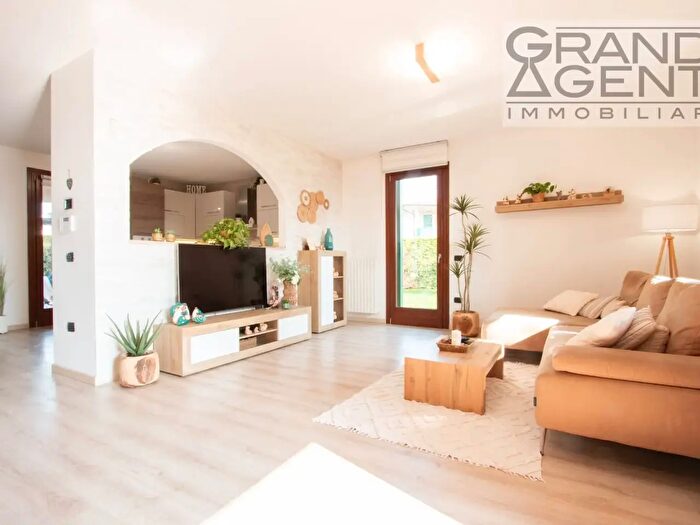 Casa con 6 locali in vendita in Don Arcadio Merlini, Zevio