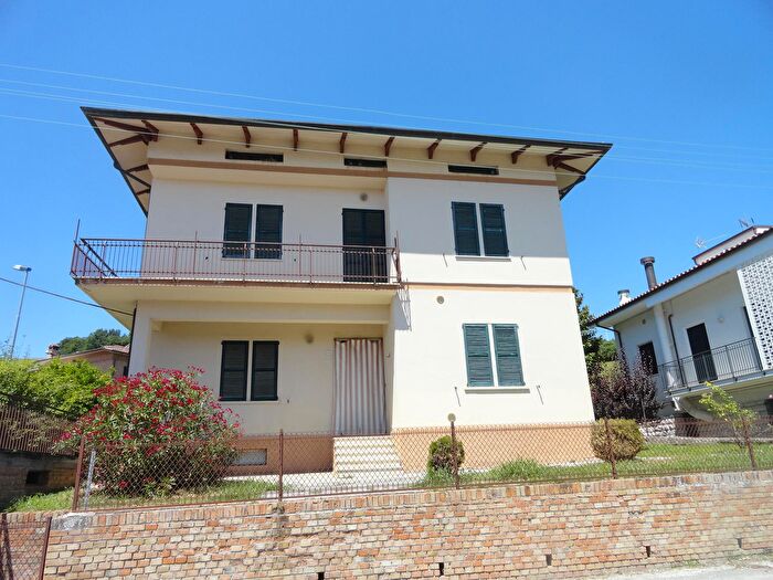 Casa con 10 locali in vendita in Via G Garibaldi, San Lorenzo In Campo