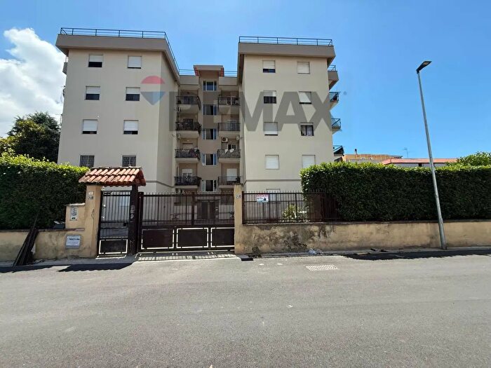 Appartamento quadrilocale in vendita in Via Giacomo Leopardi, Cesa