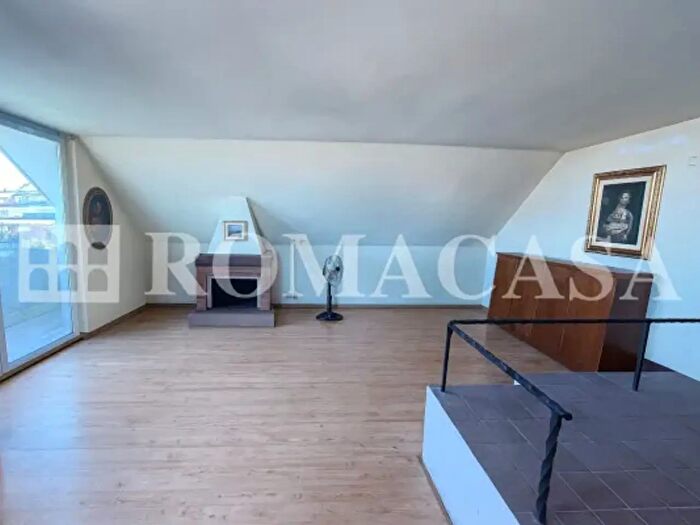 Appartamento trilocale in vendita in Via Rodolfo Benini, Roma